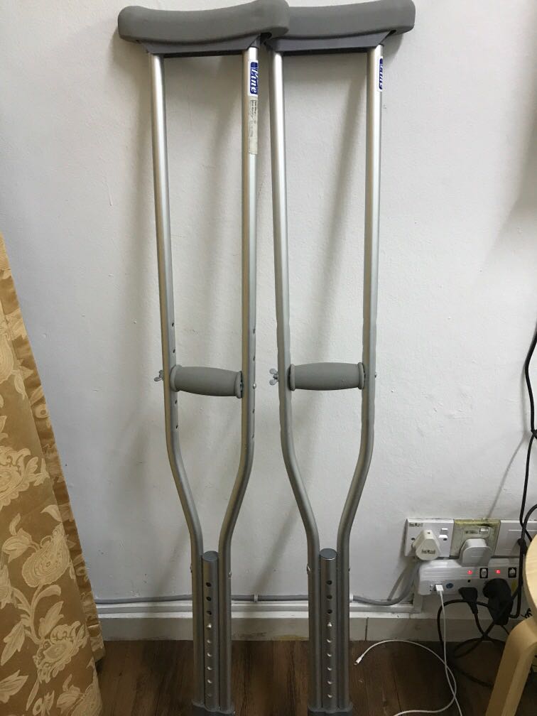 Lifeline shoulder crutches, Sports Equipment, Sports & Games, Billiards