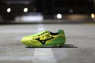 mizuno wave ignitus sg