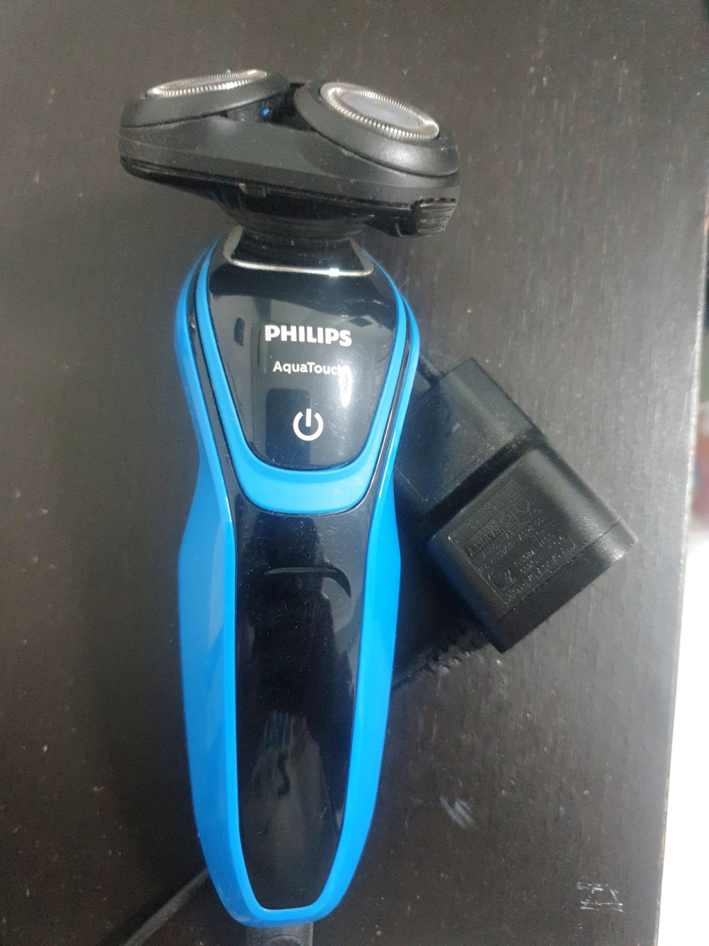 Philips Aquatouch wet & dry Shaver, Beauty & Personal Care, Men's ...