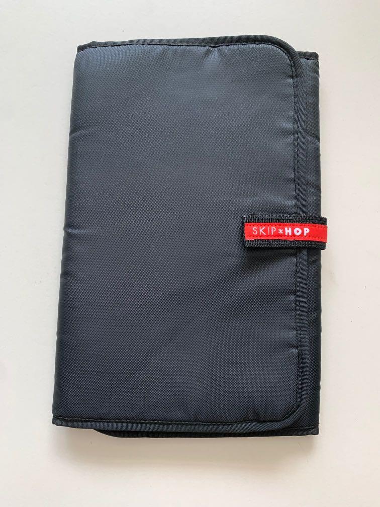 skip hop diaper mat