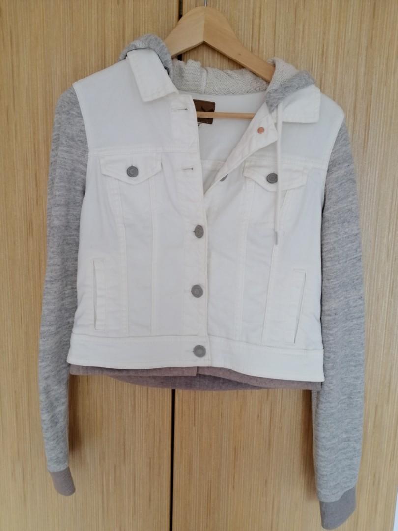 White jean jacket american eagle top