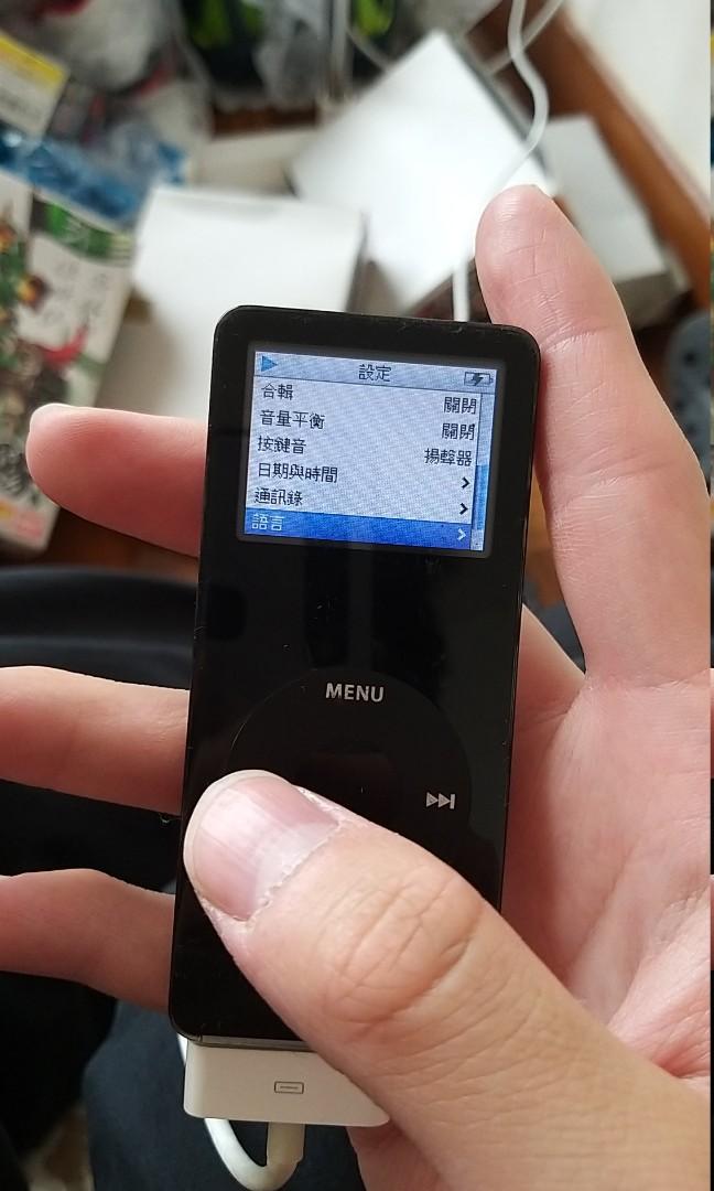 iPod 初代 1gb （分類：可攜式音響設備）位於 Hong Kong。 由 donma204 提交（商品編號 1000342397，圖片 3）。簡介： 一條充電線 能正常運用 冇耳機。