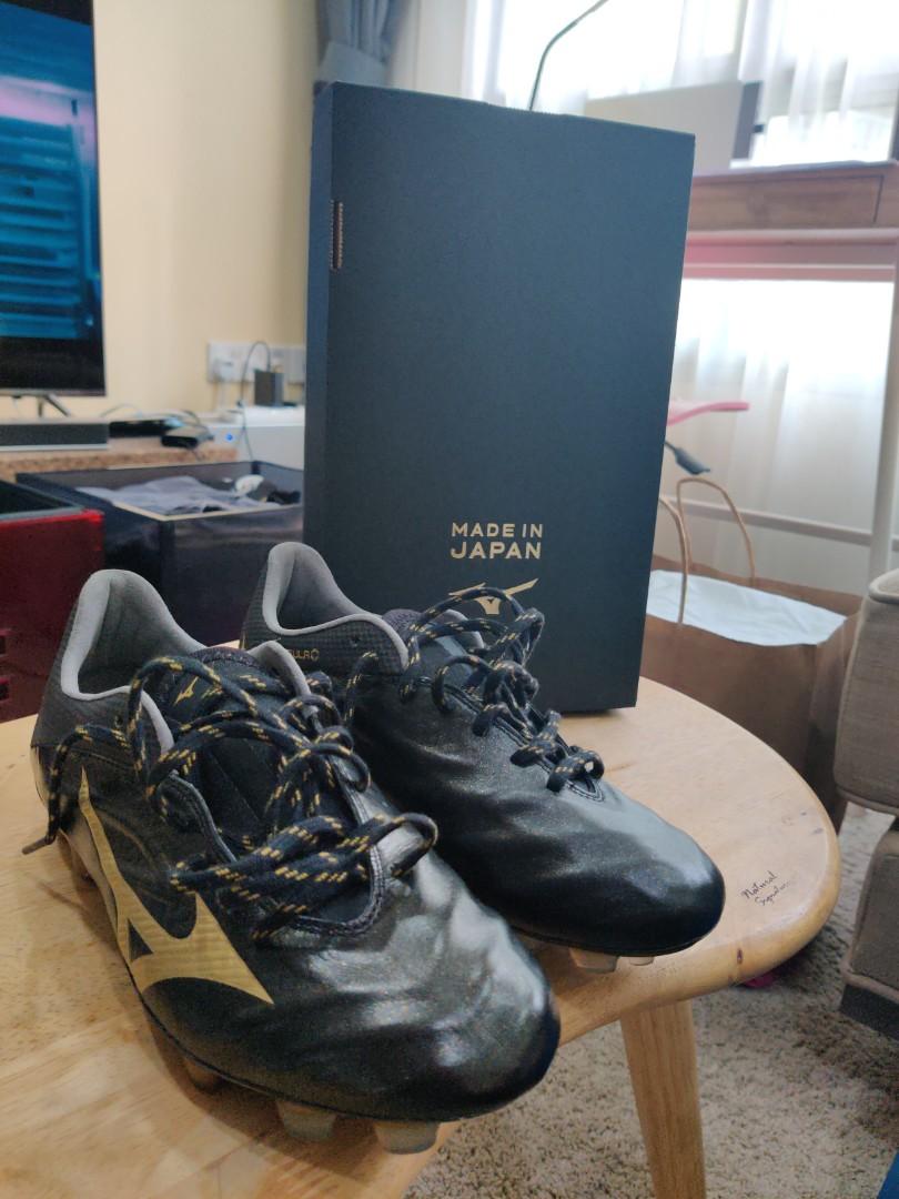 mizuno hiking boots