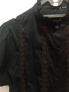 Top hitam brukat