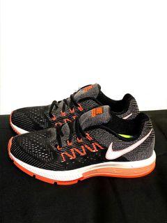 NIKE ZOOM VOMERO 10 全新女鞋