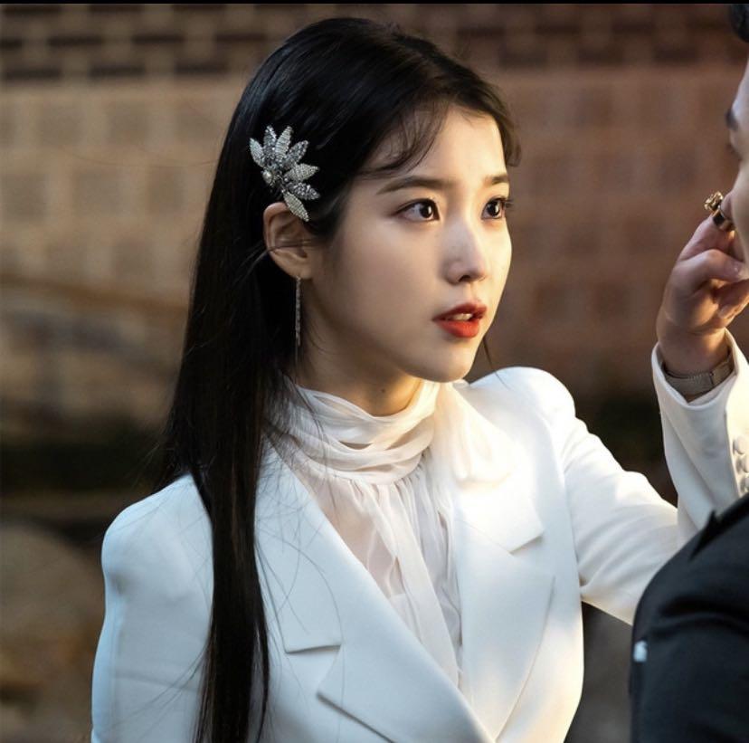 KOREAN HOTEL DE LUNA IU SILVER DANGLING EARRING Women s Fashion