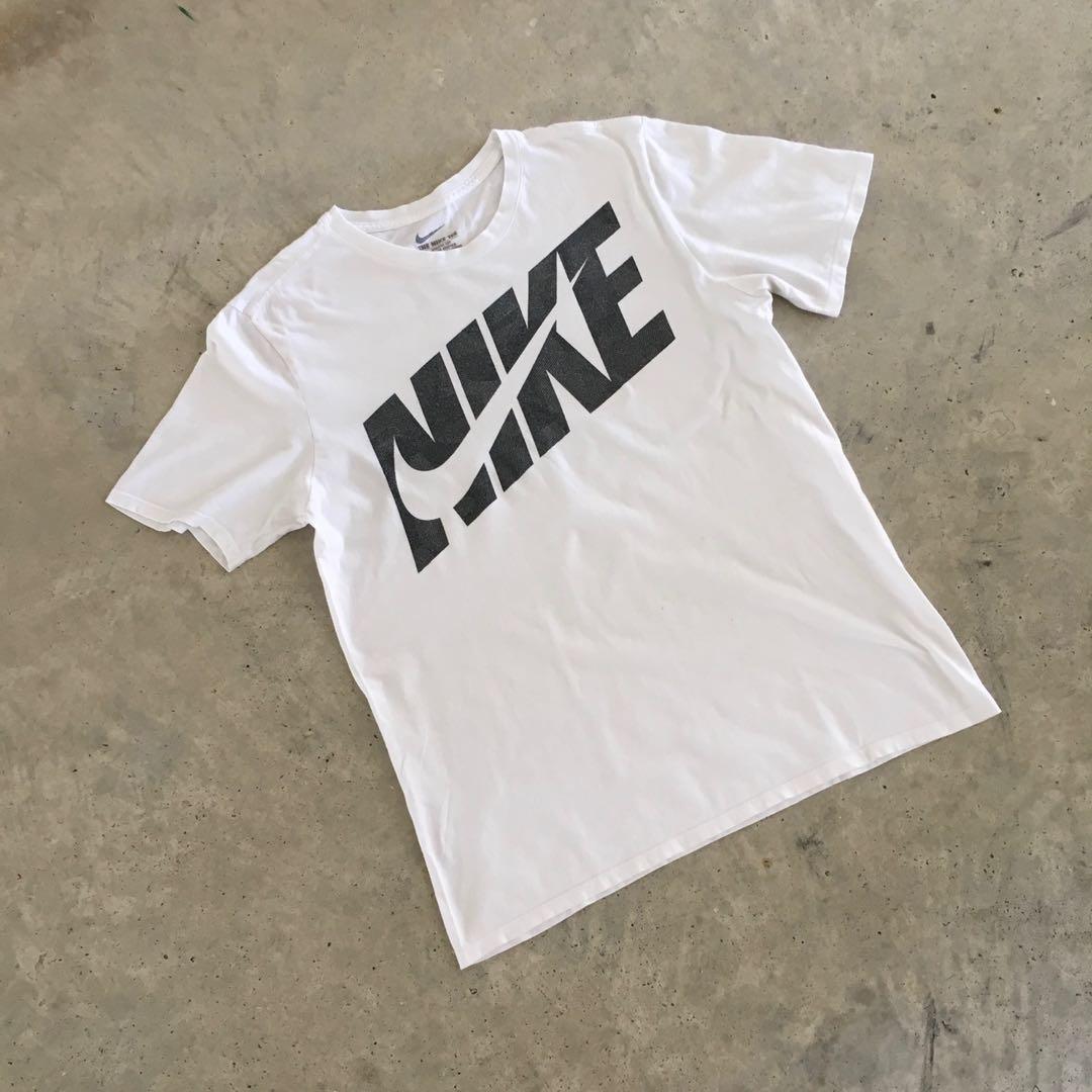 Nike big logo tee Clearance