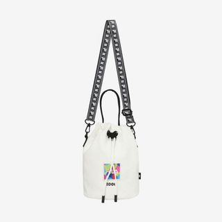 (Category: ) located in . Submitted by shophelpclearmywardrobe (Listing ID 1000457929, Image 1). Description: .