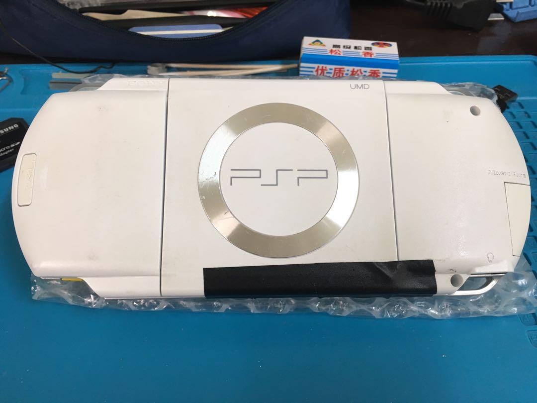 Psp 1007 白色零件機故障機殺肉機playstation Portable 電玩遊戲 電子遊戲機在旋轉拍賣