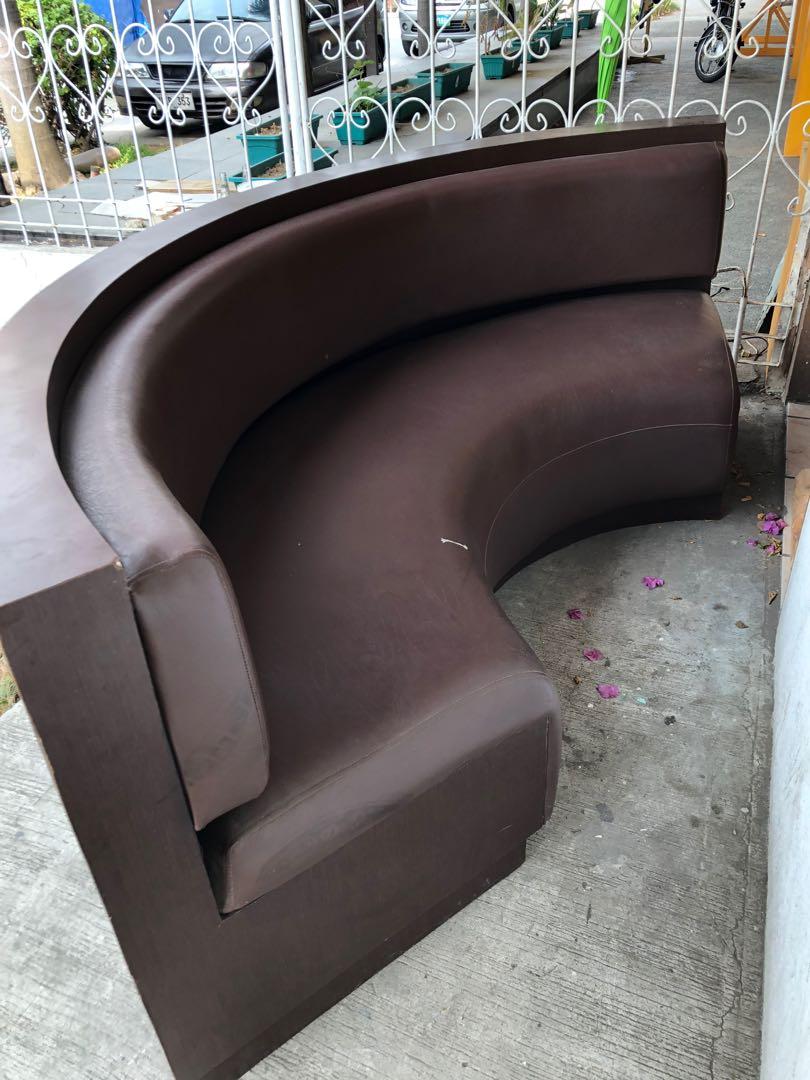 Sofa 4pcs (Category: Sofas) located in Muntinlupa City. Submitted by emerson_espeleta (Listing ID 1000407135, Image 2). Description: 4pcs Quarter round sofa.