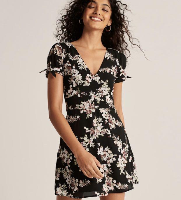 Fitch Tie sleeves mini floral dress 