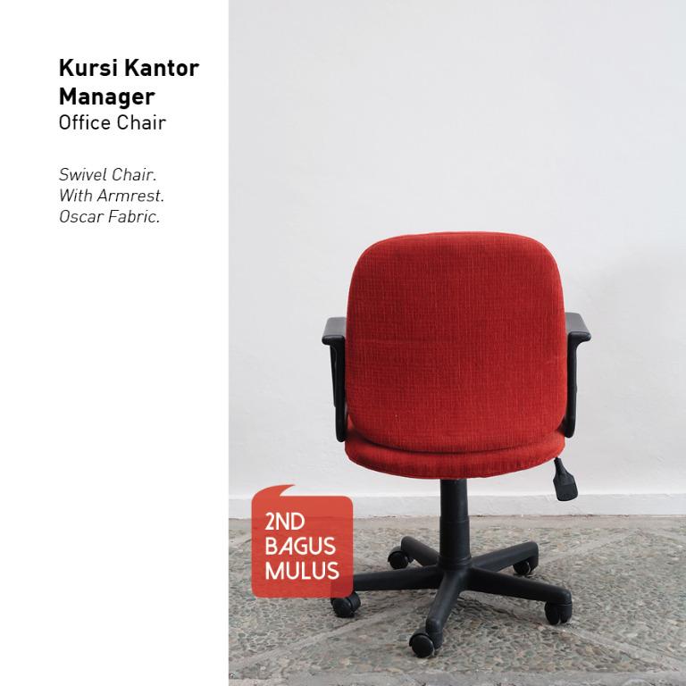  Kursi  Kantor Manager dengan Armrest warna  Merah  Perabotan 