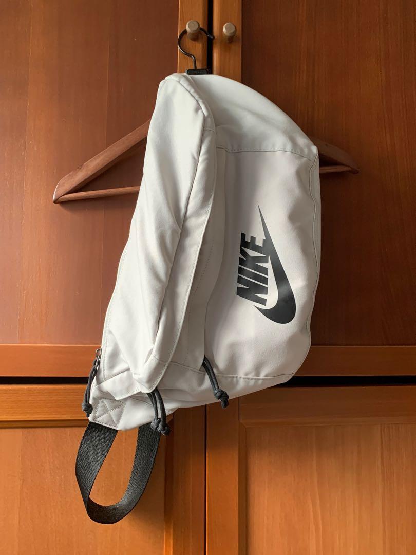 nike fanny pack footlocker