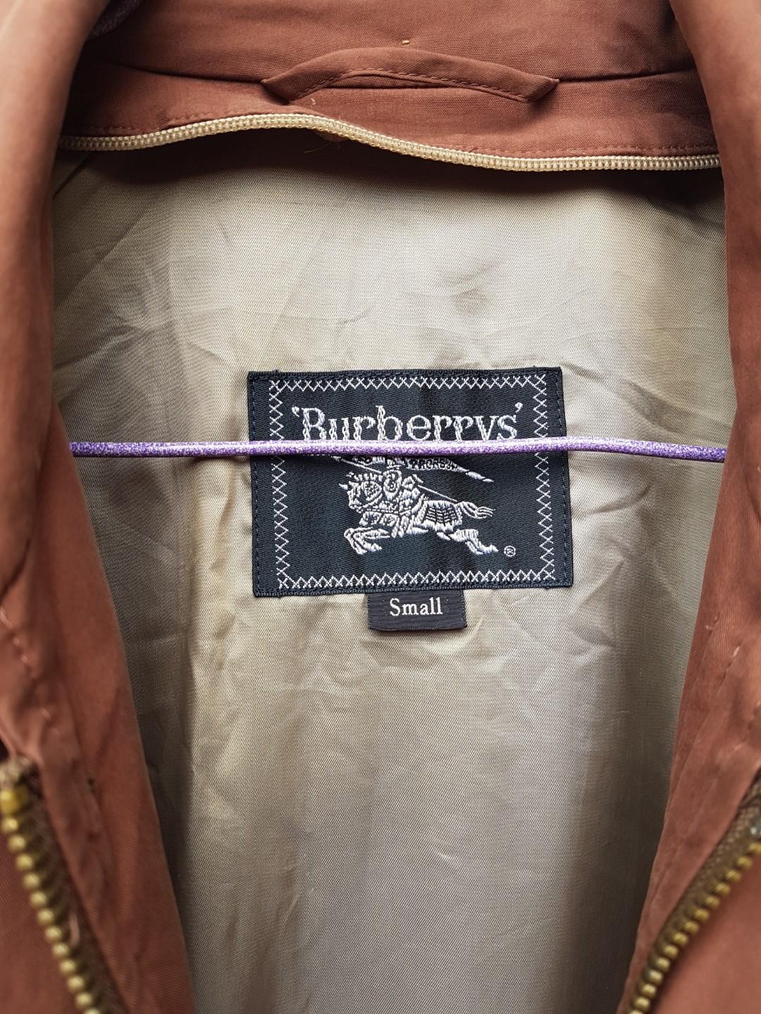 Vintage Burberry Trench Coat. (Category: Others Tops) located in Manila. Submitted by ukayph (Listing ID 284470538, Image 2). Description: Vintage Burberry Trench Coat. In excellent Condition. 🖤🖤.