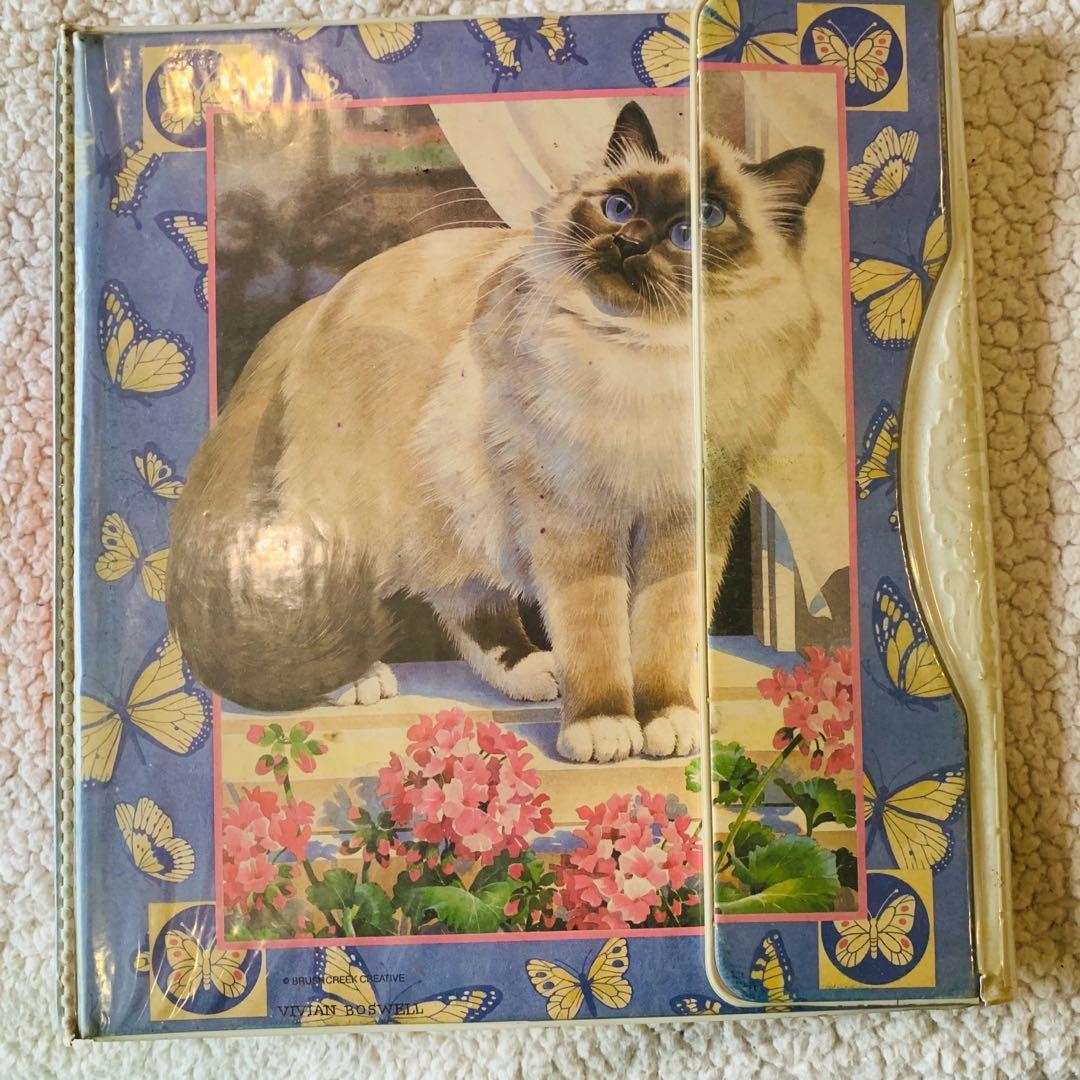 Authentic Vintage Sophisticats Mead Trapper Keeper (Category: Stationery & School Supplies) located in Quezon City. Submitted by shelved (Listing ID 1000625934, Image 1). Description: Hello! I’m selling my authentic and limited edition vintage Sophisticats trapper keeper with a cat and butterfly motif in pastel. Please note signs of use and slight flaws (paper marked at the left side), signs of use at the top and sides. Otherwise good condition a