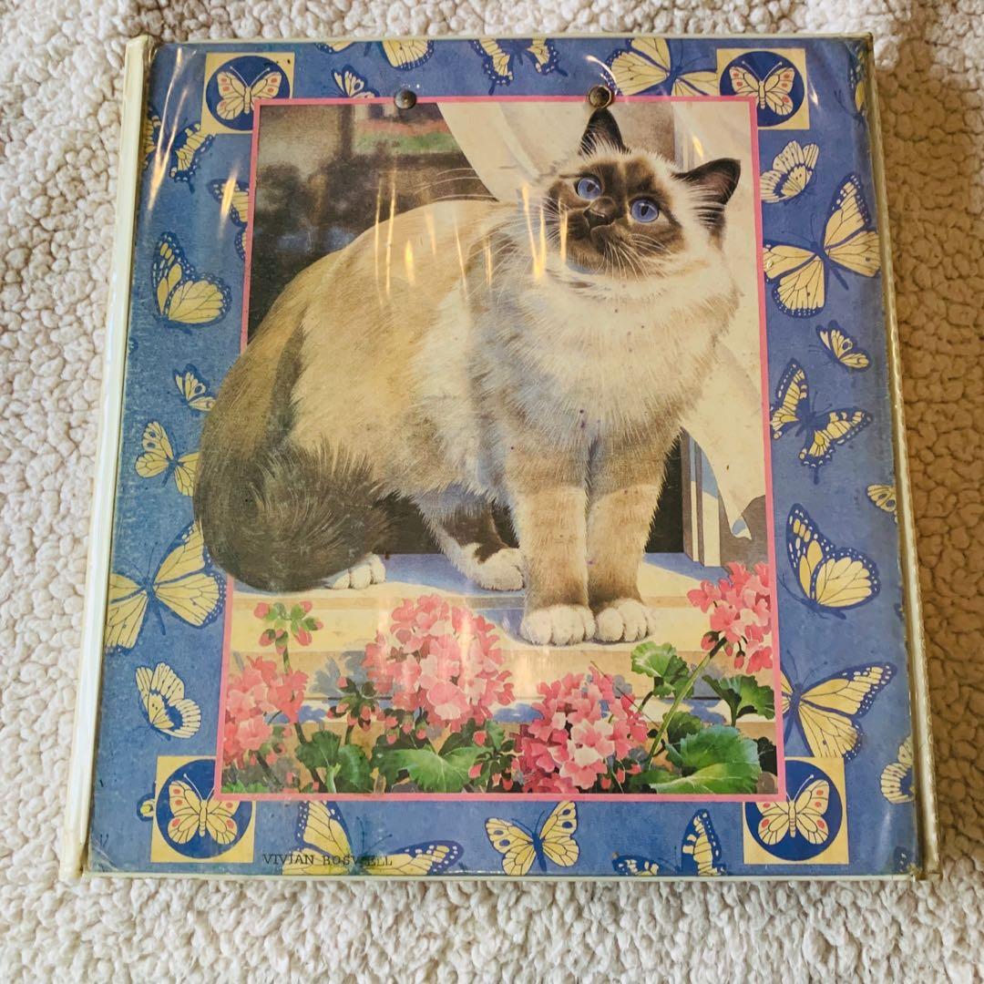 Authentic Vintage Sophisticats Mead Trapper Keeper (Category: Stationery & School Supplies) located in Quezon City. Submitted by shelved (Listing ID 1000625934, Image 3). Description: Hello! I’m selling my authentic and limited edition vintage Sophisticats trapper keeper with a cat and butterfly motif in pastel. Please note signs of use and slight flaws (paper marked at the left side), signs of use at the top and sides. Otherwise good condition a