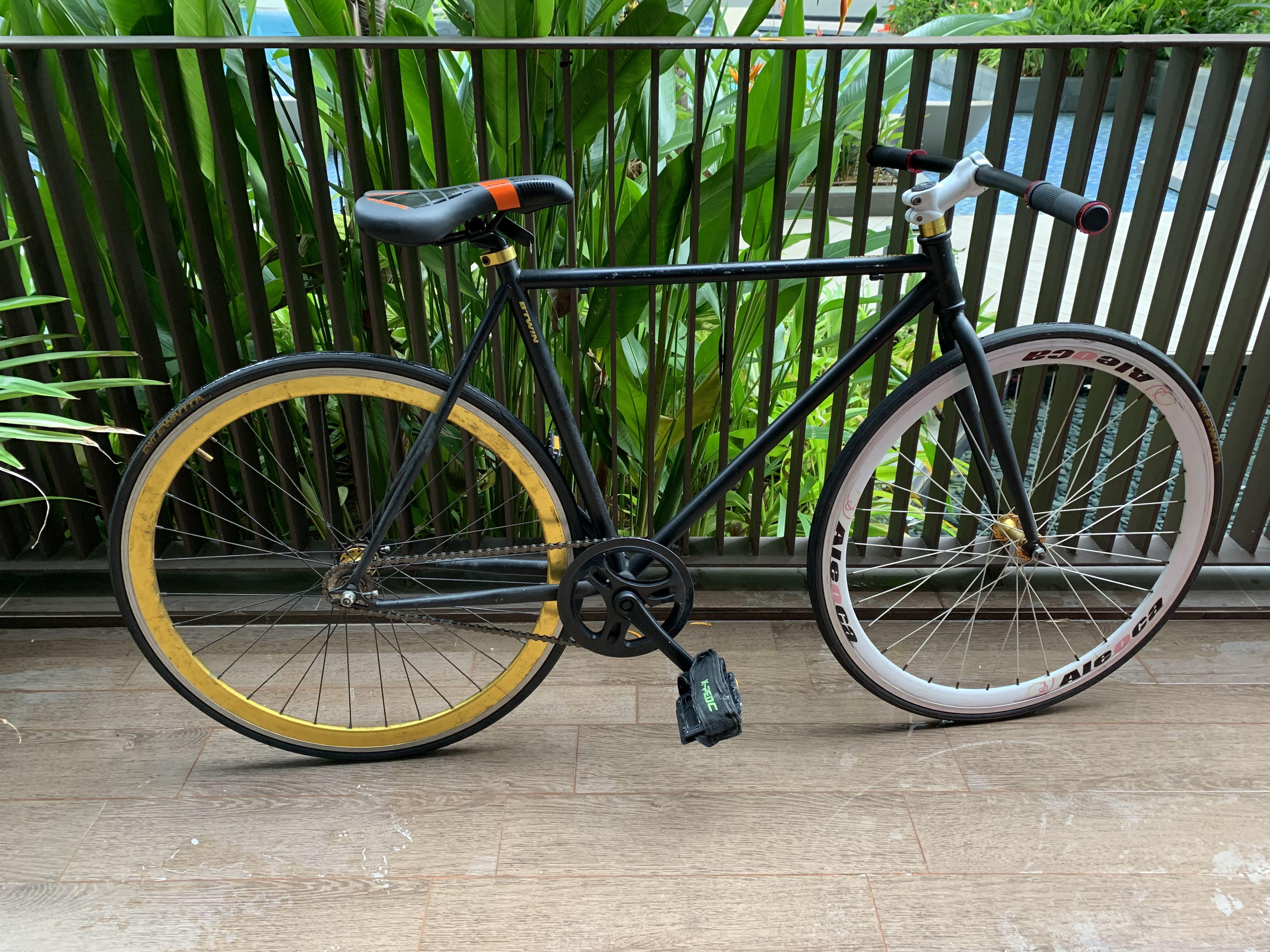 BTWIN FIXIE BIKE