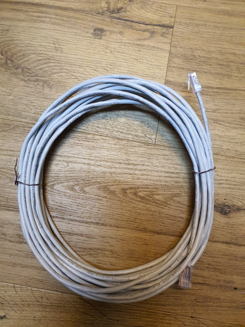 Cat 5E 5m / 10m / 20 m LAN cables. Delivery available.