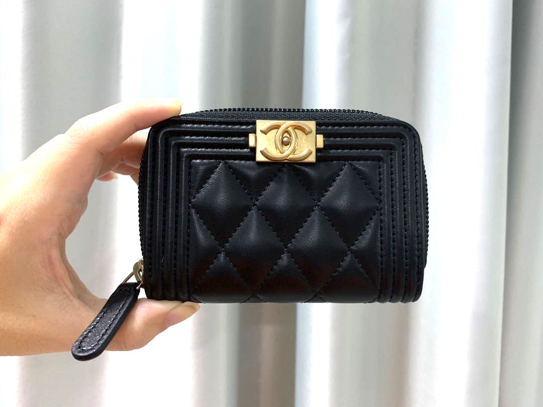 Chanel Boy Zipped Card Holder, Women's Fashion, Bags & Wallets, Wallets & Card  Holders on Carousell