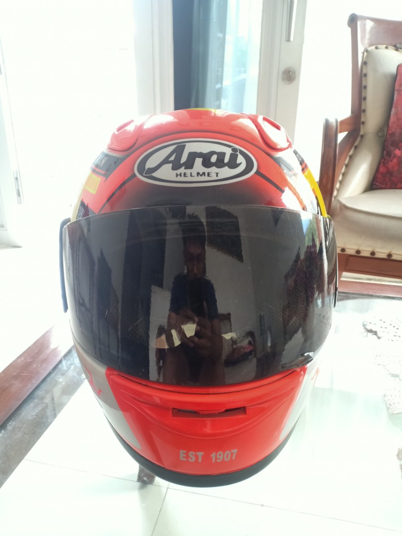 Helm Arai ala