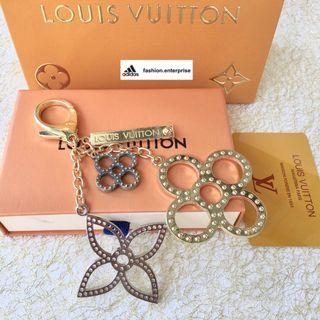 Louis Vuitton Kaws Bag Charm & Key Holder, Women's Fashion, Jewelry &  Organisers, Accessory holder, box & organisers on Carousell