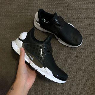 NIKE 6US Sockdarts