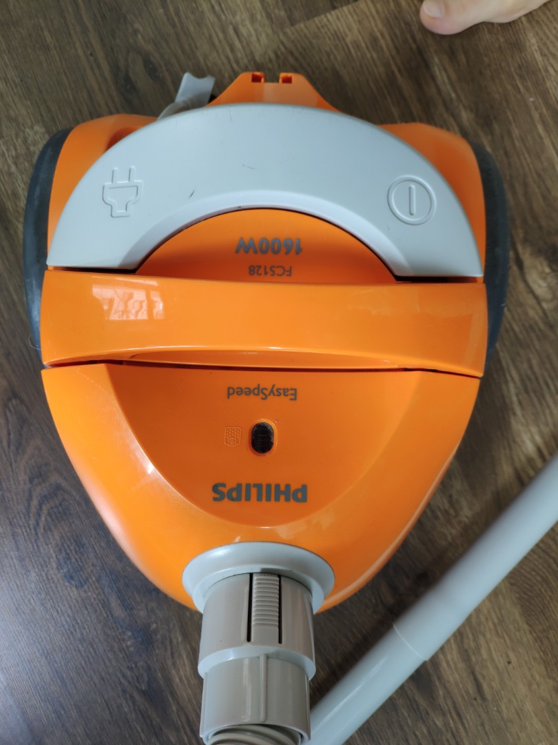 Philips vacuum cleaner 2nd hand, 家庭電器, 吸塵機 ＆ 家居清潔電器 Carousell