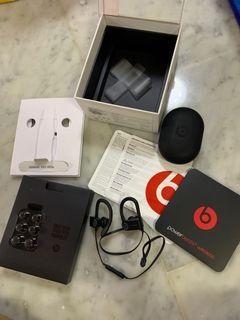 Power beats3 wireless earphones