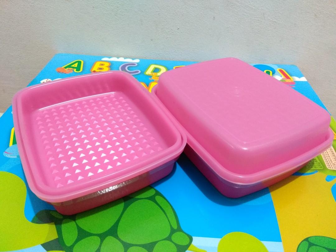 Tupperware (Category: Pitchers & Dispensers) located in Kapar. Submitted by nasztro (Listing ID 1000774033, Image 3). Description: Tupperware utk dijual..sesuai utk buat bekas perapan..new item..harga utk 1pc..boleh pos...