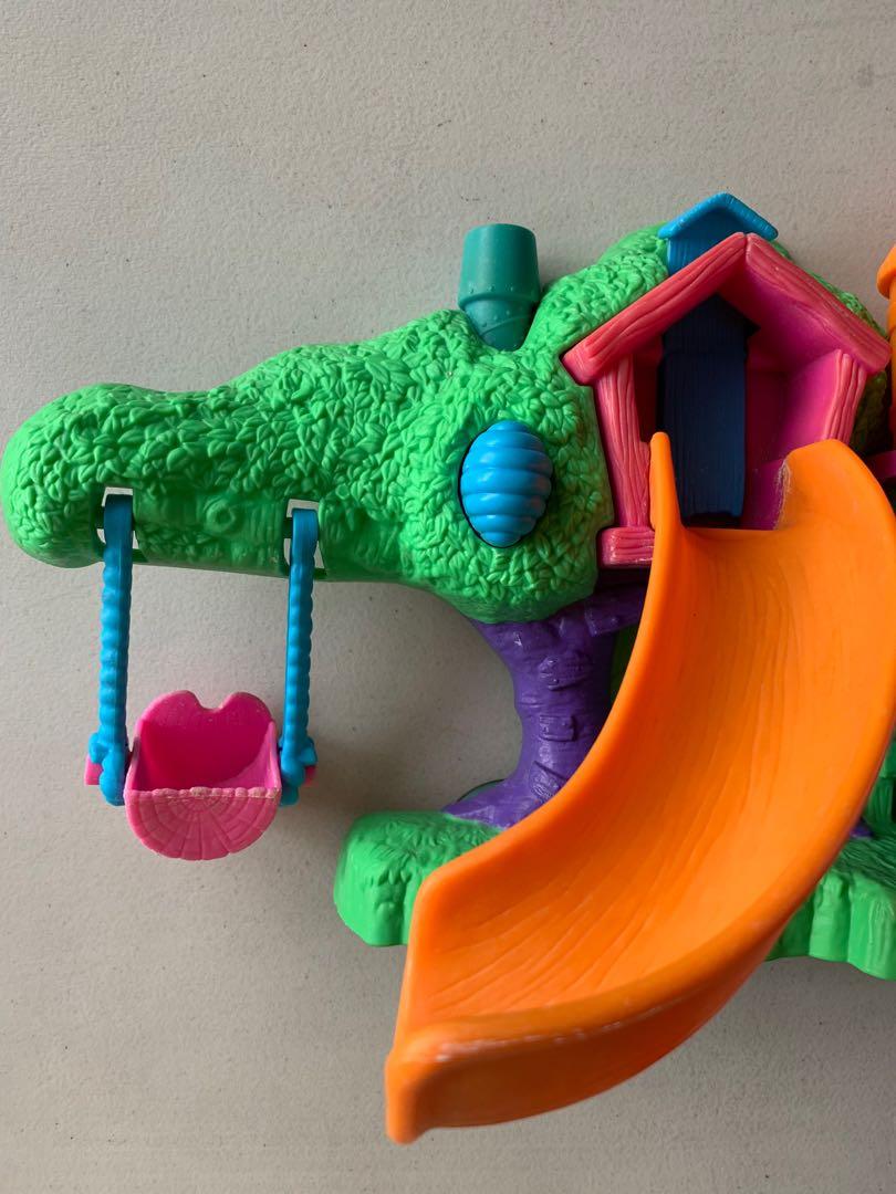 Winnie the Pooh bath set (Category: Bathtub & Bath Accessories) located in Quezon City. Submitted by joyeusefille (Listing ID 1000745258, Image 3). Description: - In very good condition .