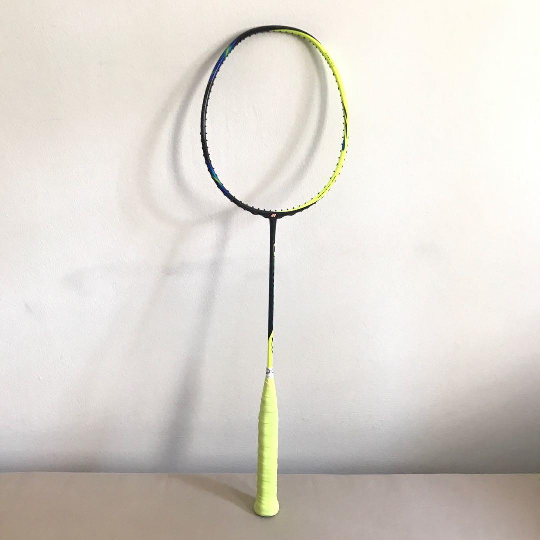 YONEX アストロクス77プロ 4UG5 見やす YONEX アストロクス77プロ 4UG5 見やす