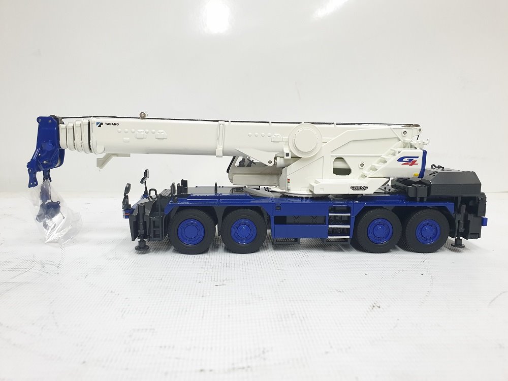 1:50 TADANO GR1000N ROUGH TERRIAN CRANE 