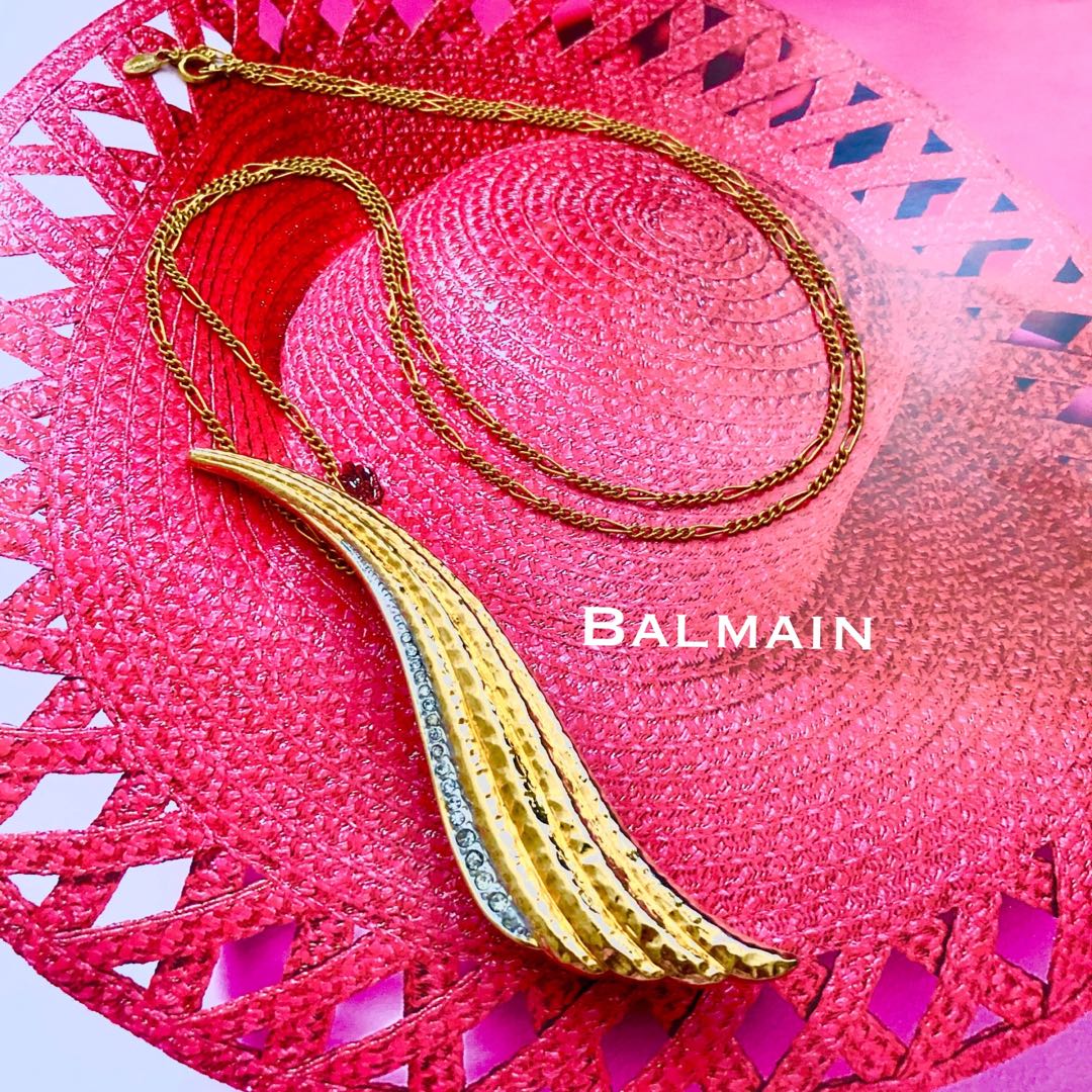 BALMAIN-BEAUTIFUL WING BROOCH- CAN USE BE PENDANT (NECKLACE NOT INCLUDED)
