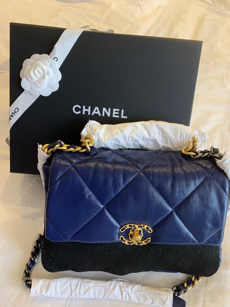 Chanel 19 Large Flap Bag Quilted Lambskin - Light Blue