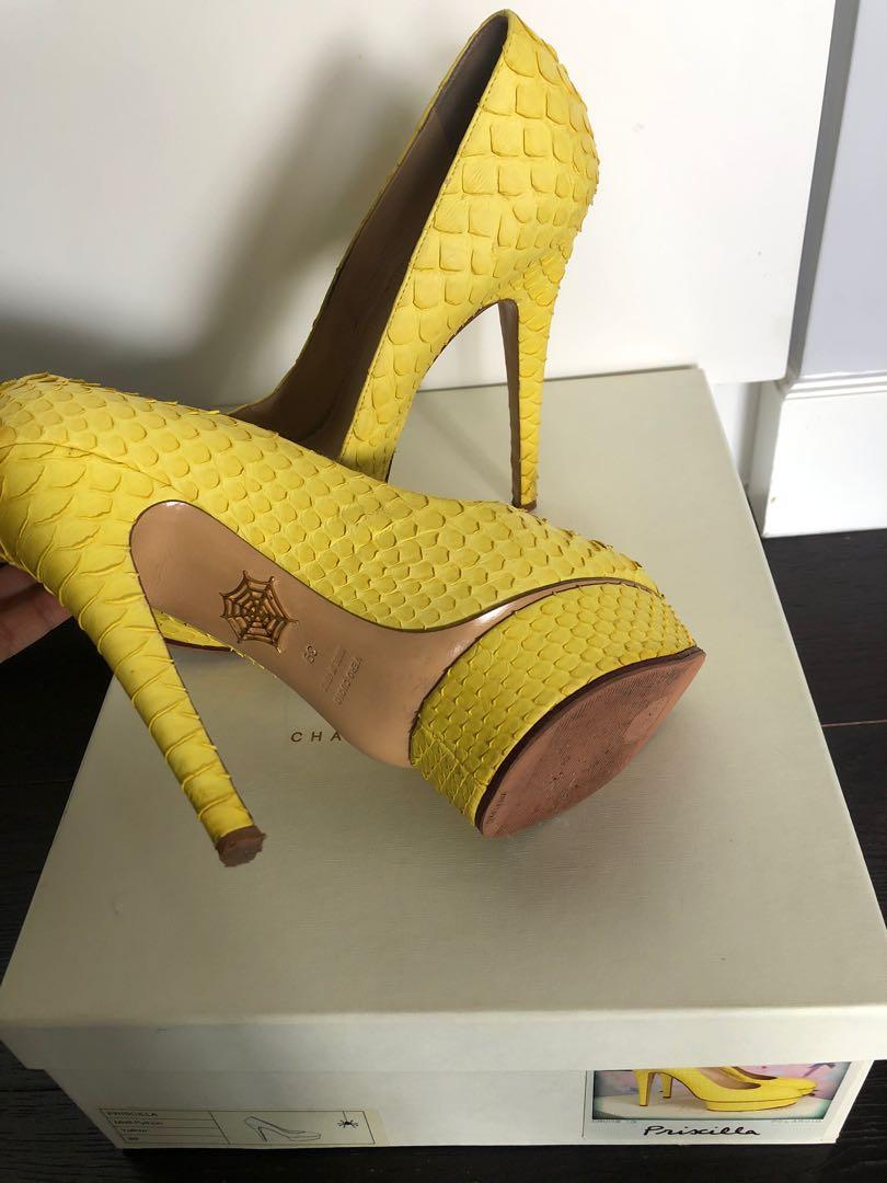 Charlotte Olympia Python shoes （分類：Loafers）位於 Hong Kong。 由 blanceblack 提交（商品編號 1000831729，圖片 3）。簡介： In very good condition Charlotte Olympia python skin shoes in yellow color size 39 💯 authentic Sell now HK$850 #charlotteolympiashoes #charlotteolympiasnakeskin #charlotteolympiaheels #charlotteolympiasecondhand #charlotteolympia 。
