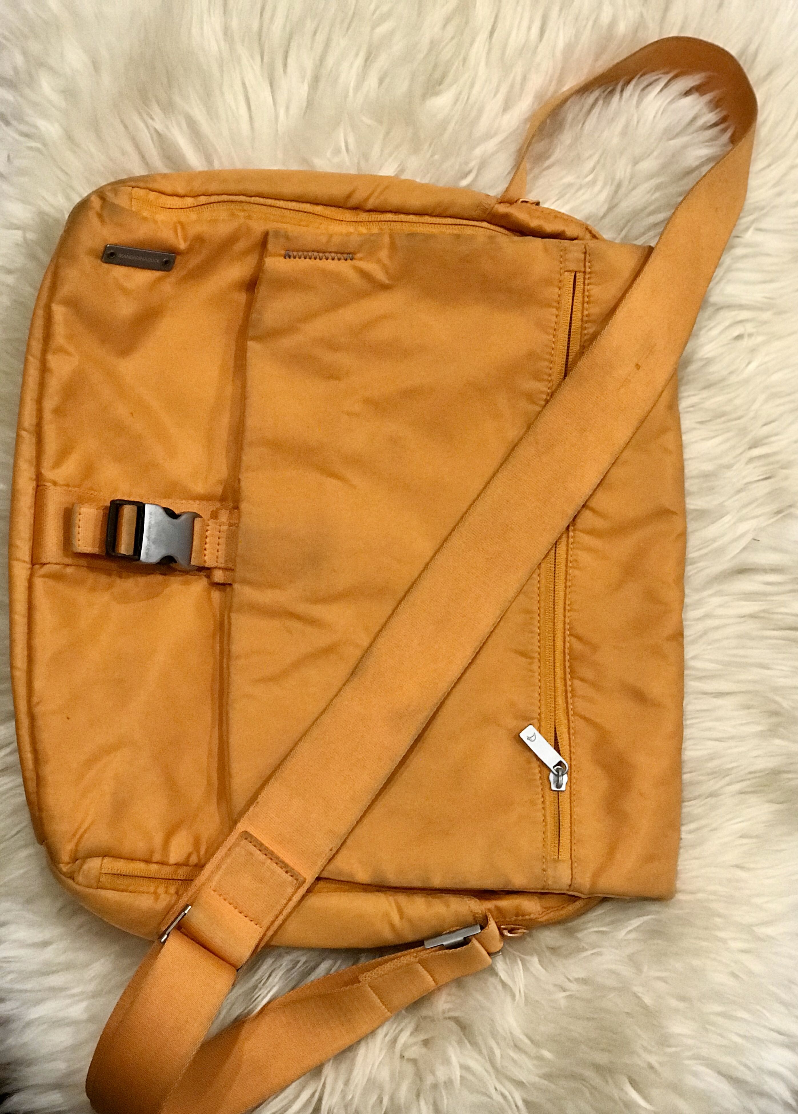 Mandarina duck outlet sling bag