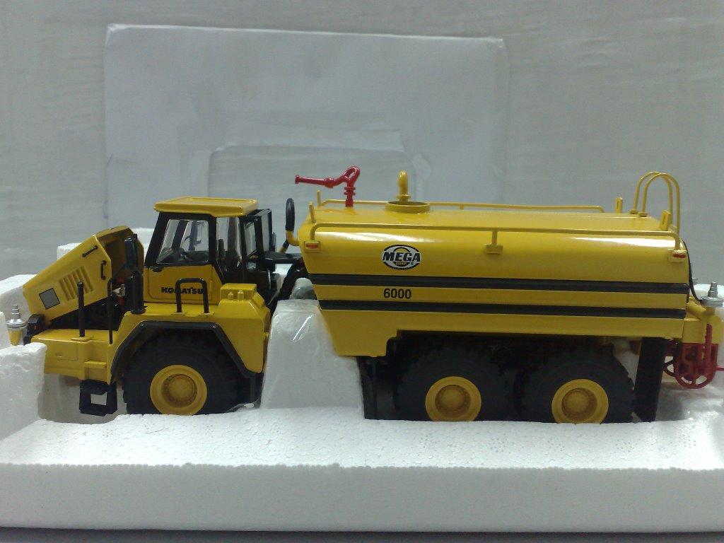 コマツ ウォータータンカー HM400-1 1/50 ダイキャストメタル 【公式通販】