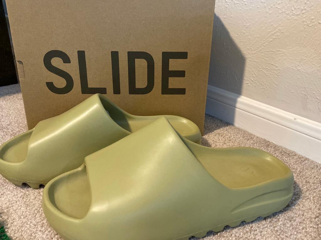 YEEZY LEAKS on Instagram YEEZY SLIDE INFANT BONE.