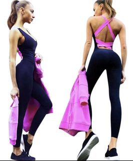 (Category: ) located in . Submitted by the.clothesarus (Listing ID 1000991628, Image 1). Description: .