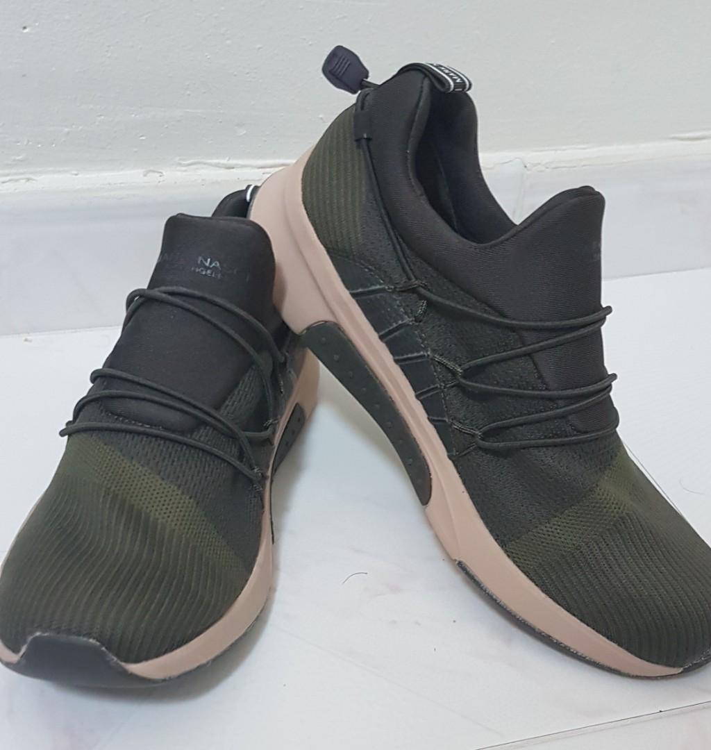 Mark Nelson unisex shoe