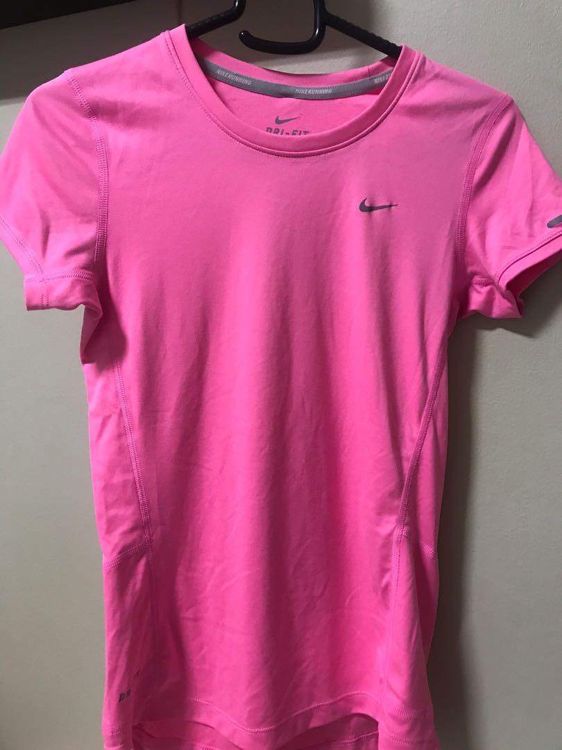 baby pink nike top
