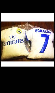 Ronaldo Cushion