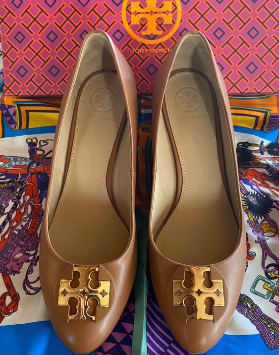 Tory burch best sale luna wedge