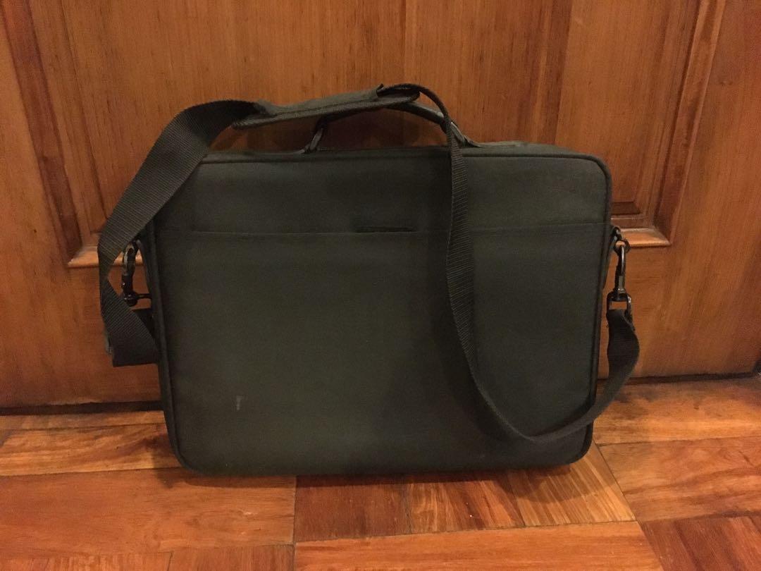Acer Laptop Bag (Category: Laptops & Notebooks) located in Manila. Submitted by treasure_dept (Listing ID 1001115086, Image 2). Description: #mostwanted #ondemand flaw: last pic.