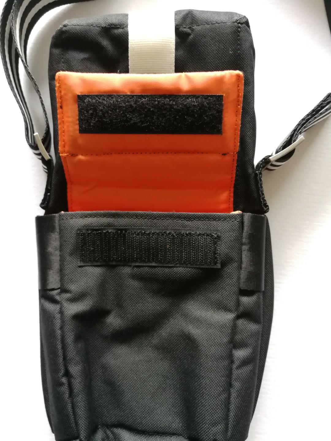 Imported Camera Bag (Category: Camera Bags & Carriers) located in San Juan City. Submitted by onlinecabinet (Listing ID 1001167094, Image 3). Description: 100% AUTHENTIC BRAND NEW & UNUSED Brandless Imported Camera Bag Color: Navy Dimensions: Approx. 12in x 6in Features: High quality thick material to protect camera. Has front pocket and belt sleeve. Purchased from Singapore. Contact 0917-566-6162 Meet-ups: Jollibee, Wilson St. San Juan Delivery 