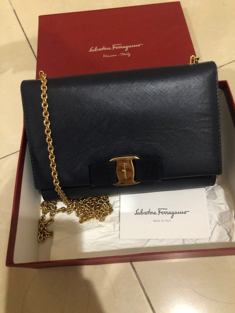 Ferragamo tas on sale