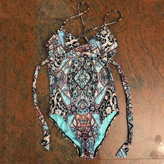(Category: ) located in . Submitted by floraw (Listing ID 1001245064, Image 1). Description: .