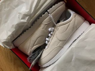 （分類：）位於 。 由 presented 提交（商品編號 1001217056，圖片 1）。簡介： 。