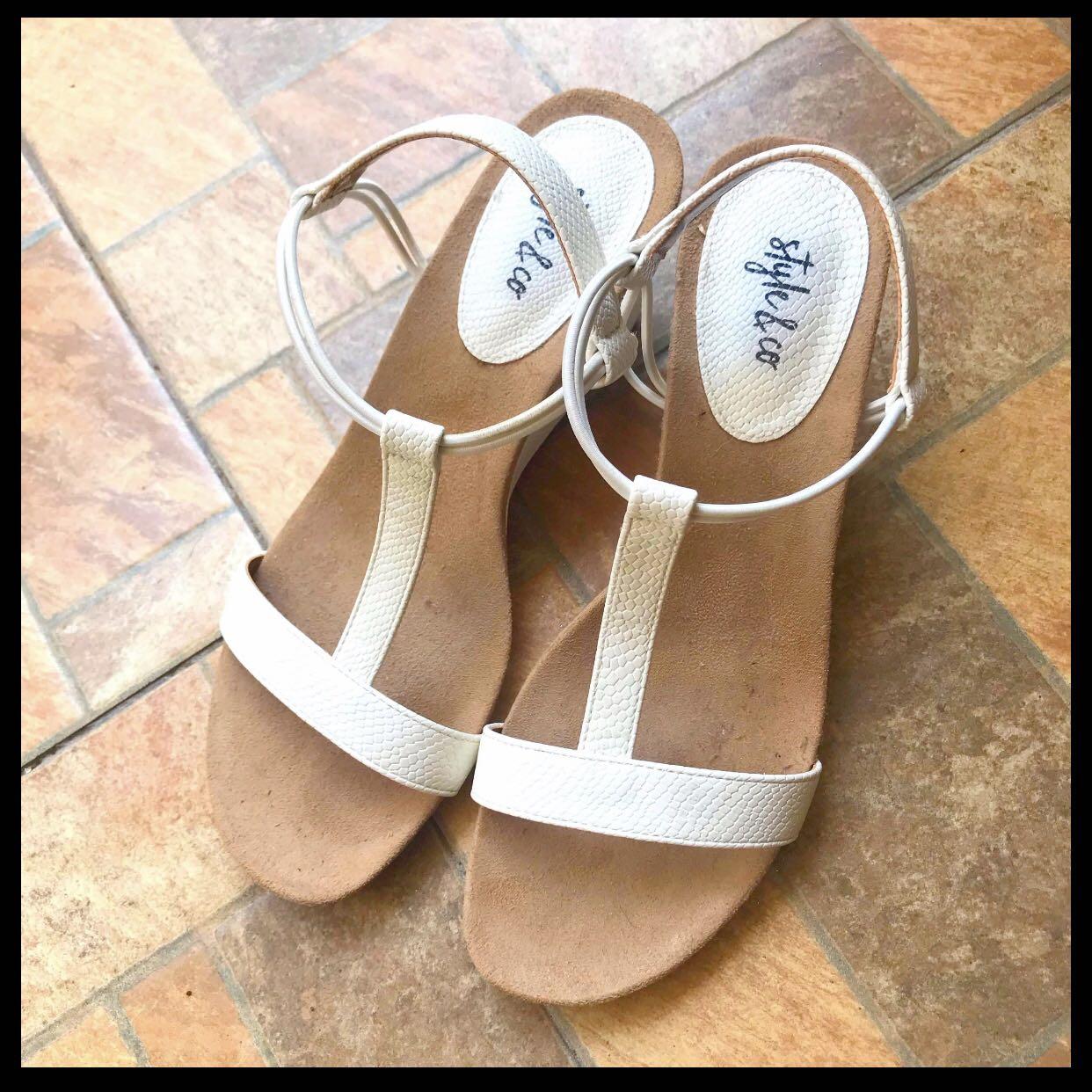 Mulan wedge hotsell sandals