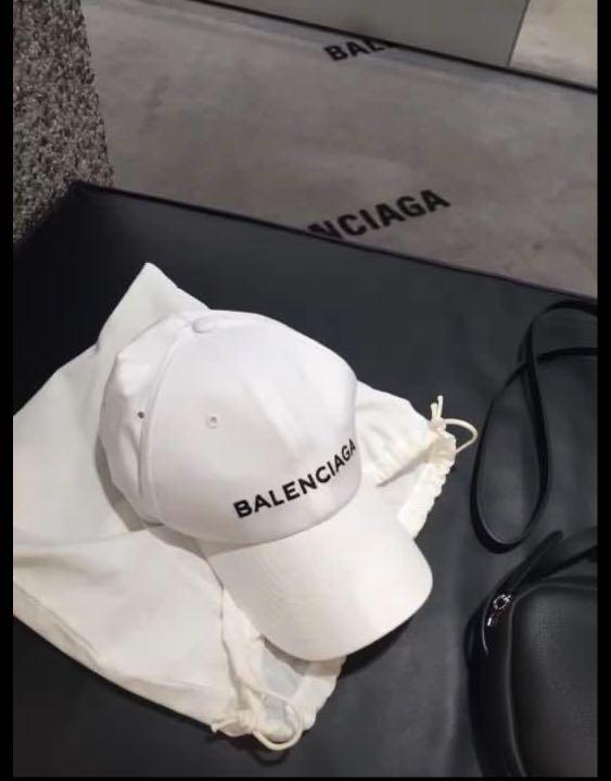 White sale balenciaga hat